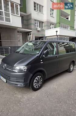 Минивэн Volkswagen Transporter 2017 в 