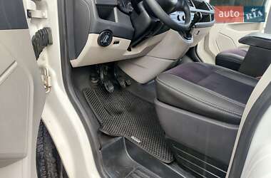 Минивэн Volkswagen Transporter 2016 в 