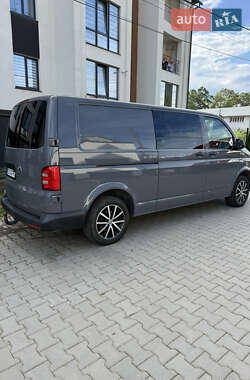Минивэн Volkswagen Transporter 2017 в 