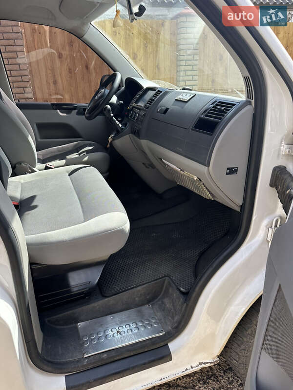 Микроавтобус Volkswagen Transporter 2014 в Вознесенске