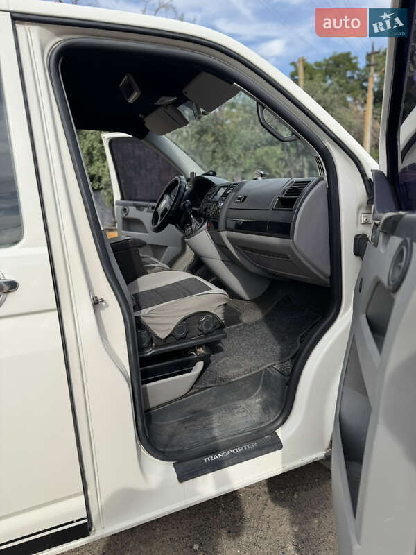 Микроавтобус Volkswagen Transporter 2004 в Зеленодольской