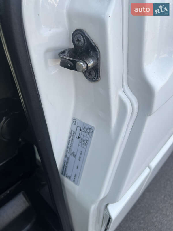 Минивэн Volkswagen Transporter 1999 в Ровно