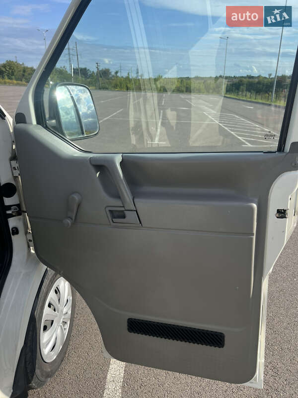 Минивэн Volkswagen Transporter 1999 в Ровно