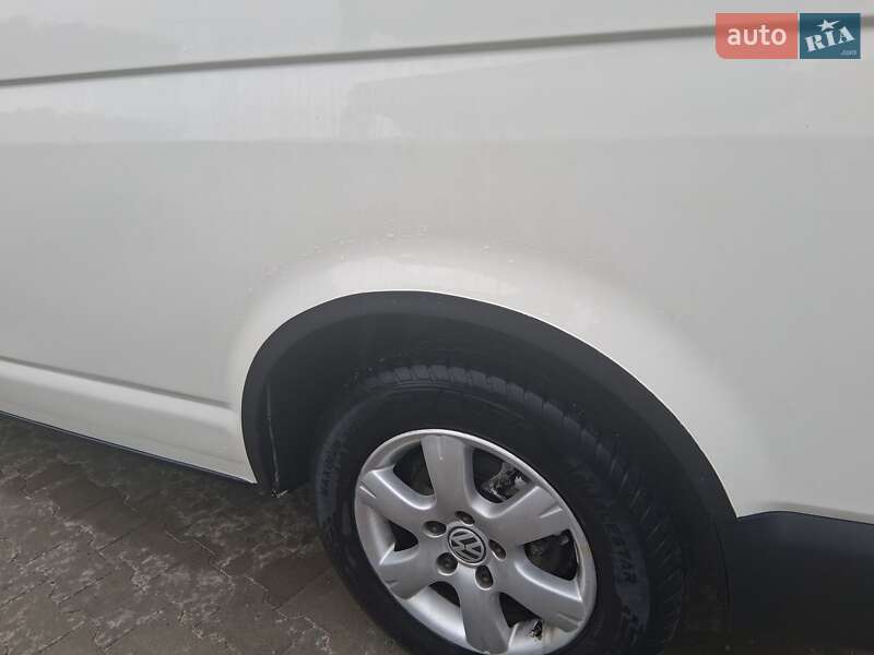 Грузовой фургон Volkswagen Transporter 2006 в Николаеве