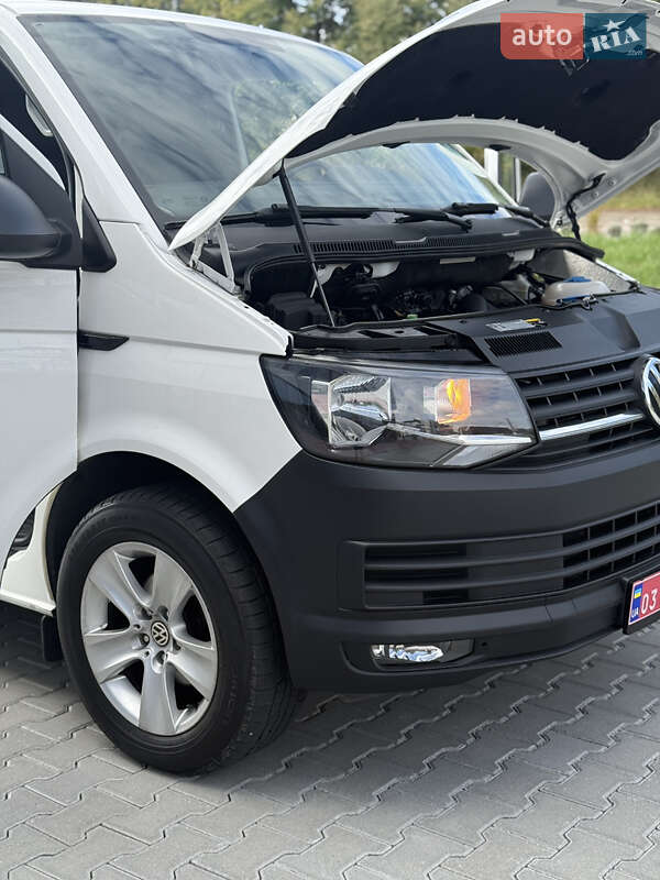 Грузовой фургон Volkswagen Transporter 2017 в Ровно
