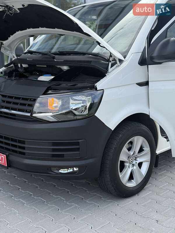 Грузовой фургон Volkswagen Transporter 2017 в Ровно