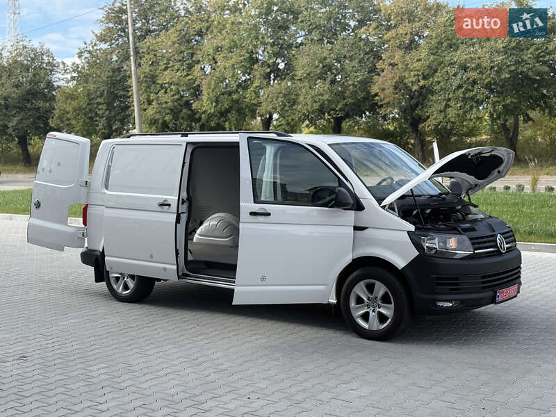 Грузовой фургон Volkswagen Transporter 2017 в Ровно