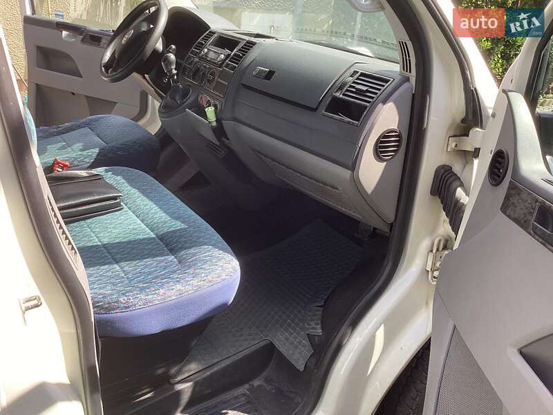 Мінівен Volkswagen Transporter 2004 в Великих Лучках