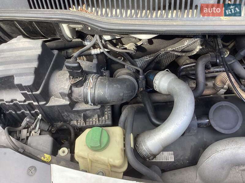 Мінівен Volkswagen Transporter 2004 в Великих Лучках