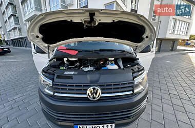 Минивэн Volkswagen Transporter 2017 в 