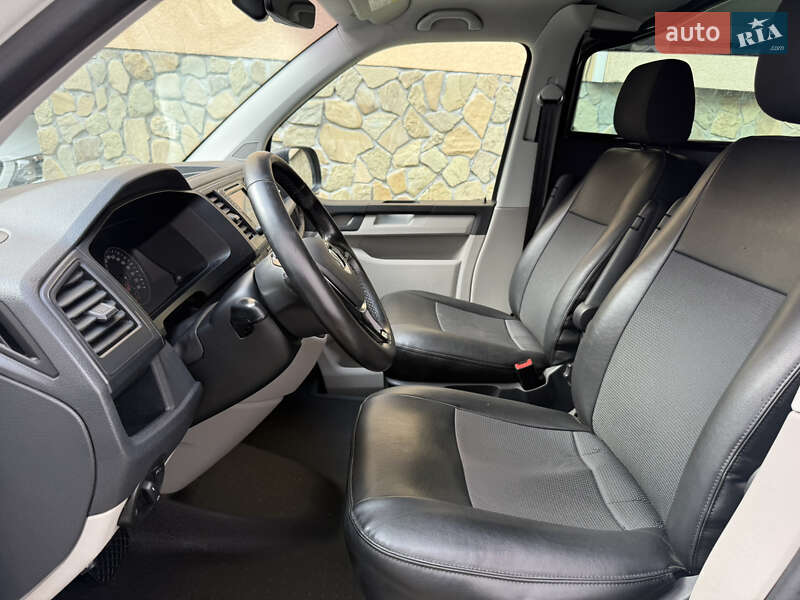 Грузовой фургон Volkswagen Transporter 2015 в Тячеве