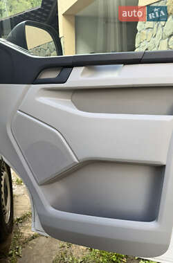 Грузовой фургон Volkswagen Transporter 2015 в 