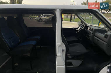 Минивэн Volkswagen Transporter 2000 в 