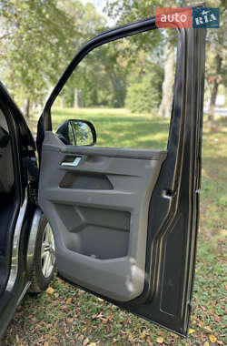 Минивэн Volkswagen Transporter 2020 в 