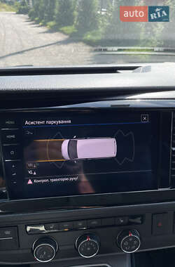 Минивэн Volkswagen Transporter 2020 в 