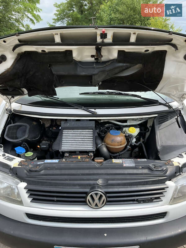 Минивэн Volkswagen Transporter 2001 в Городке