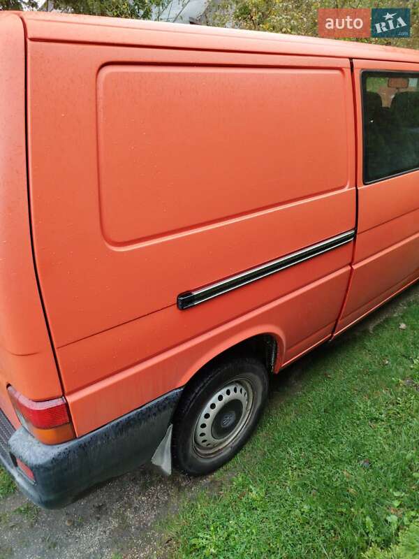 Минивэн Volkswagen Transporter 2001 в Бродах