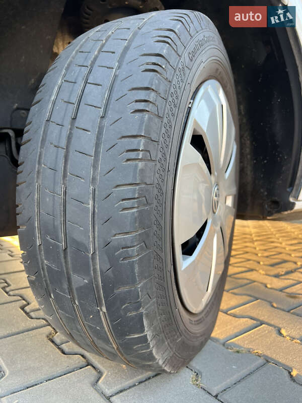 Грузовой фургон Volkswagen Transporter 2022 в Луцке