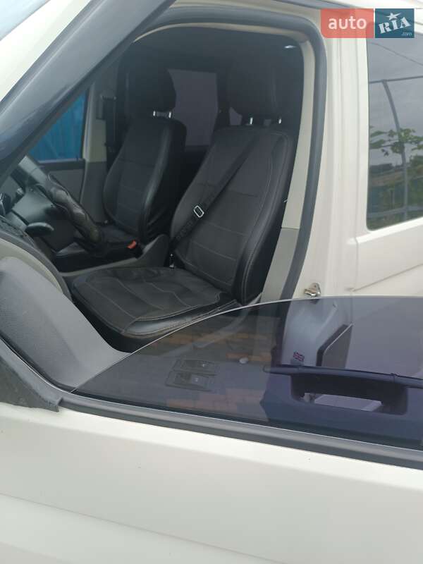 Минивэн Volkswagen Transporter 2006 в Березнеговатом