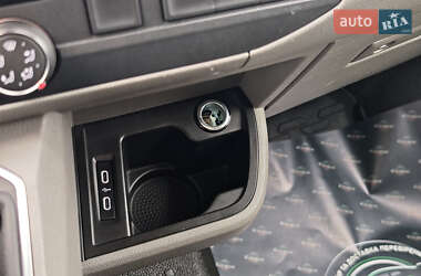 Грузовой фургон Volkswagen Transporter 2020 в 