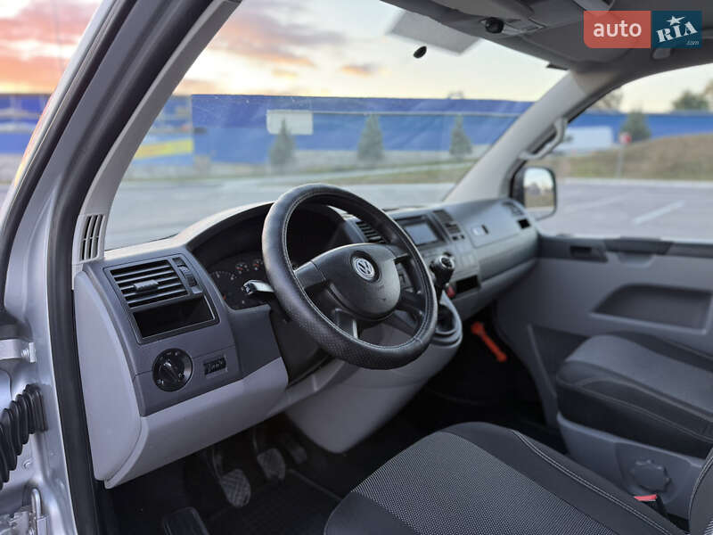 Минивэн Volkswagen Transporter 2008 в Виннице