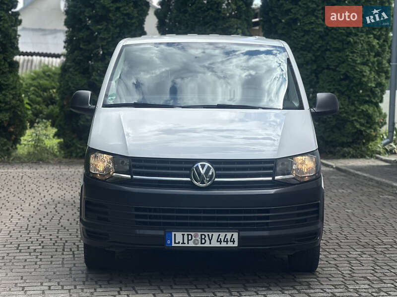Грузовой фургон Volkswagen Transporter 2016 в Дубно