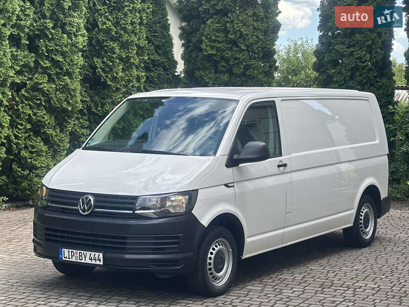Грузовой фургон Volkswagen Transporter 2016 в Дубно