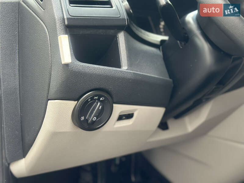 Грузовой фургон Volkswagen Transporter 2016 в Дубно