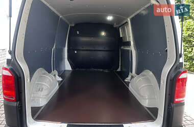 Грузовой фургон Volkswagen Transporter 2016 в 