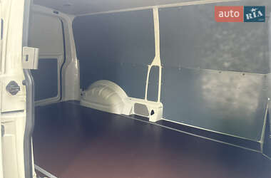 Грузовой фургон Volkswagen Transporter 2016 в 