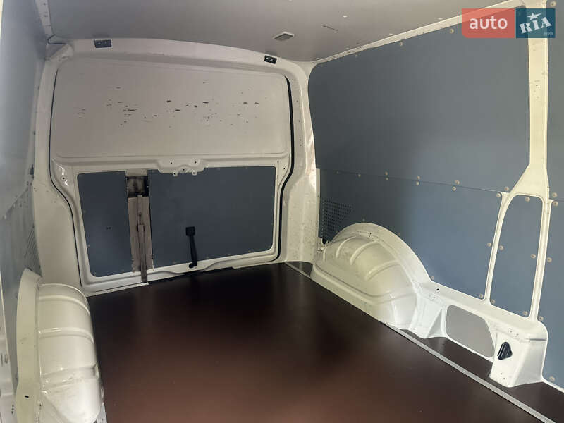 Грузовой фургон Volkswagen Transporter 2016 в Дубно