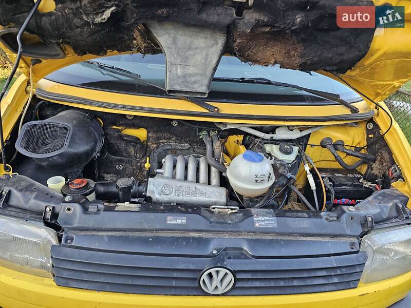 Минивэн Volkswagen Transporter 1997 в Кутах