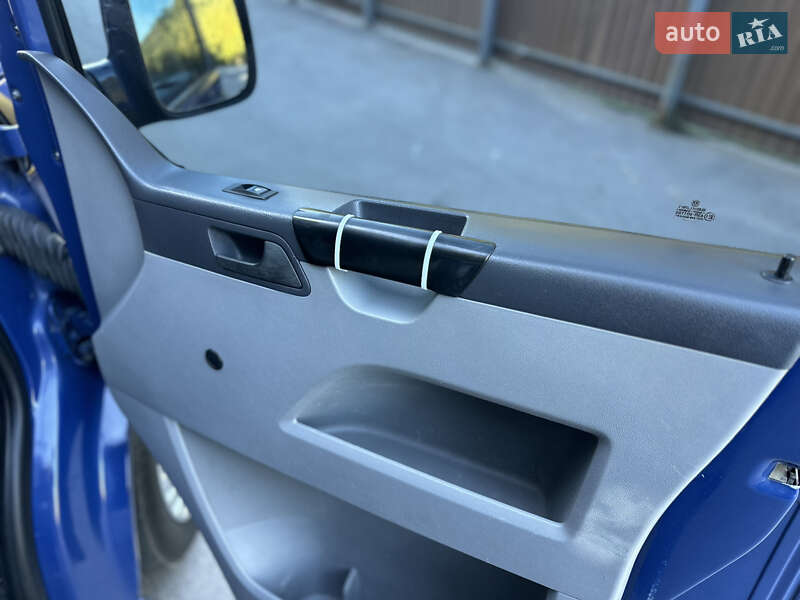 Минивэн Volkswagen Transporter 2005 в Виннице
