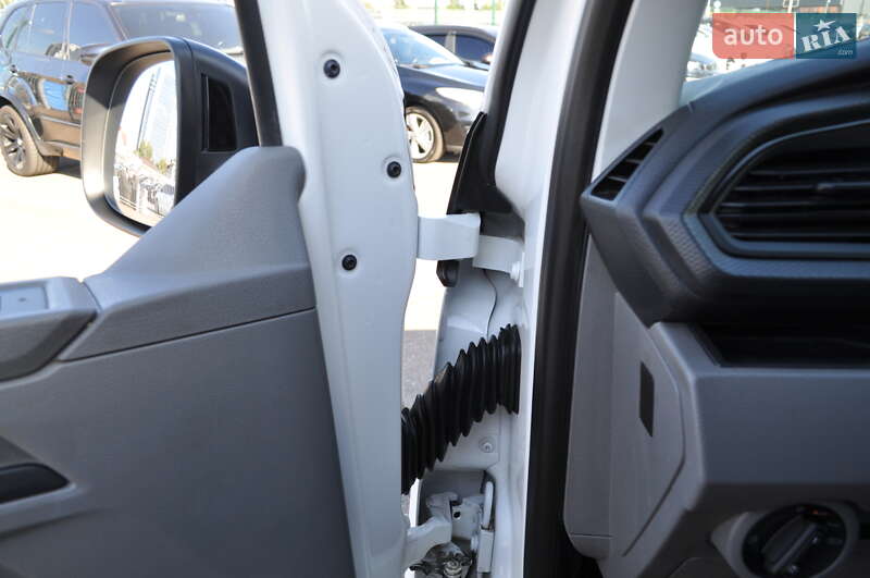 Грузовой фургон Volkswagen Transporter 2021 в Киеве