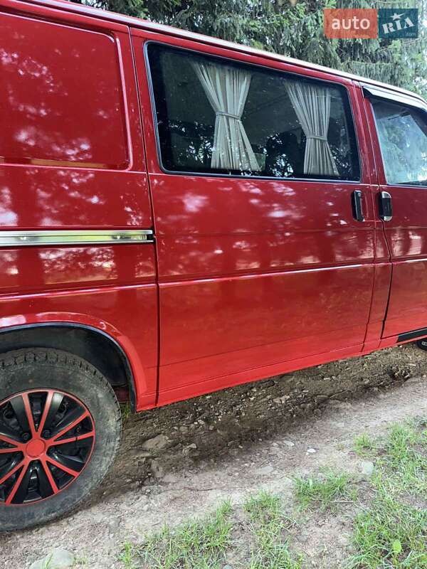 Минивэн Volkswagen Transporter 2001 в Косове