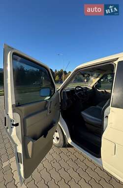 Грузопассажирский фургон Volkswagen Transporter 2002 в 