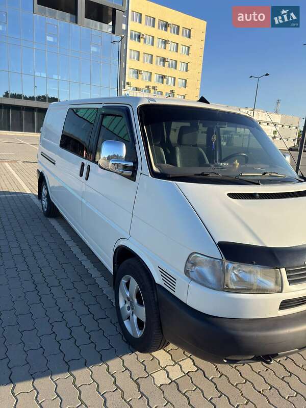 Грузопассажирский фургон Volkswagen Transporter 2002 в Львове