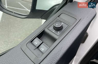 Минивэн Volkswagen Transporter 2016 в 
