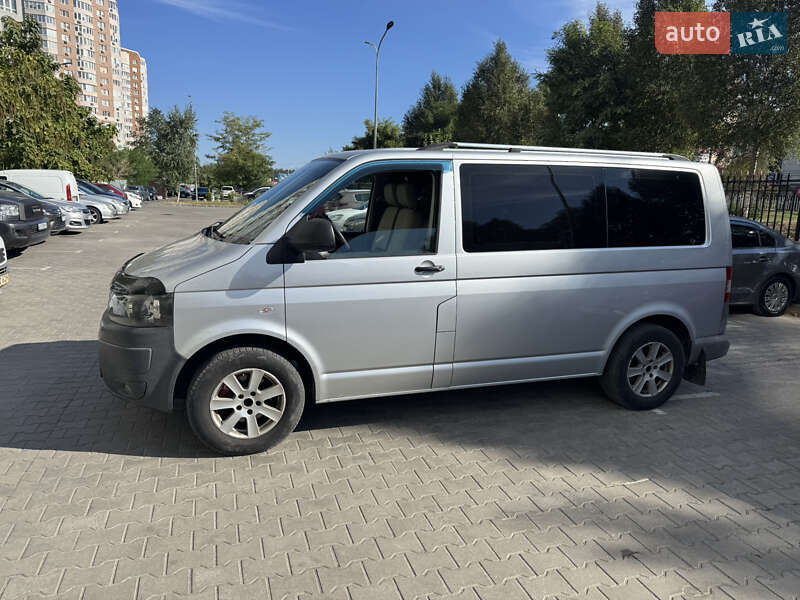 Мінівен Volkswagen Transporter 2009 в Броварах