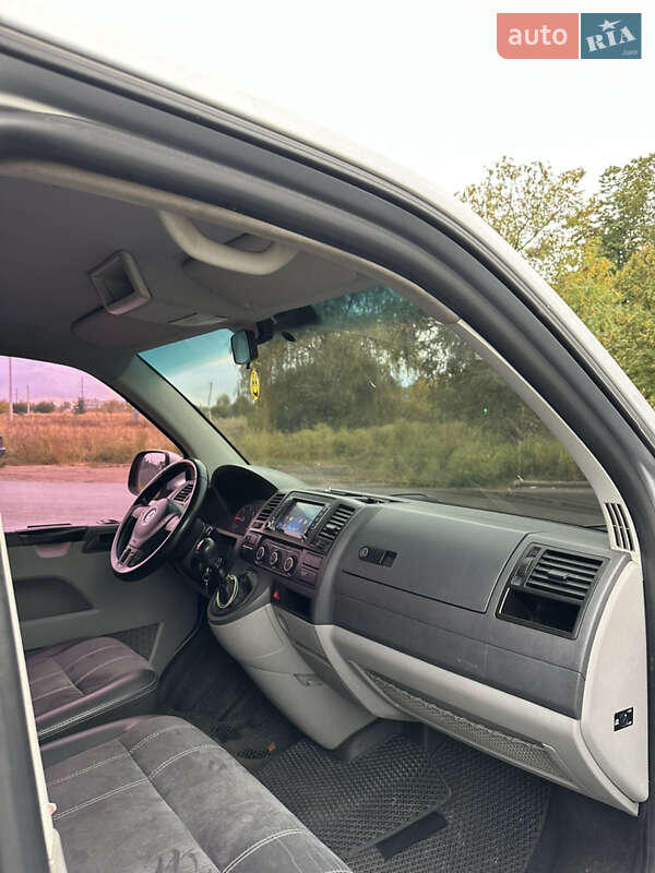 Минивэн Volkswagen Transporter 2010 в Чернигове