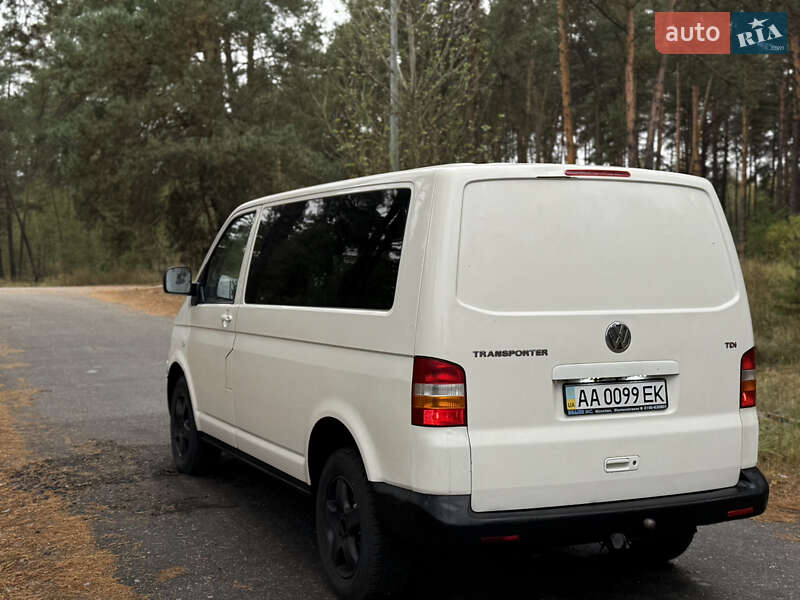 Грузовой фургон Volkswagen Transporter 2006 в Киеве