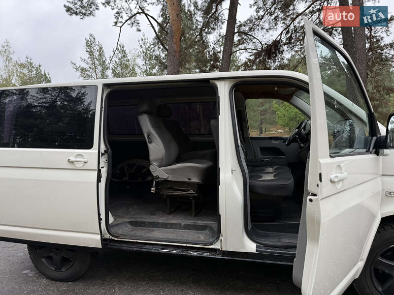 Грузовой фургон Volkswagen Transporter 2006 в Киеве