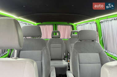 Минивэн Volkswagen Transporter 2009 в 