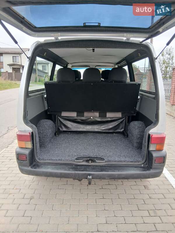 Минивэн Volkswagen Transporter 2003 в Ровно