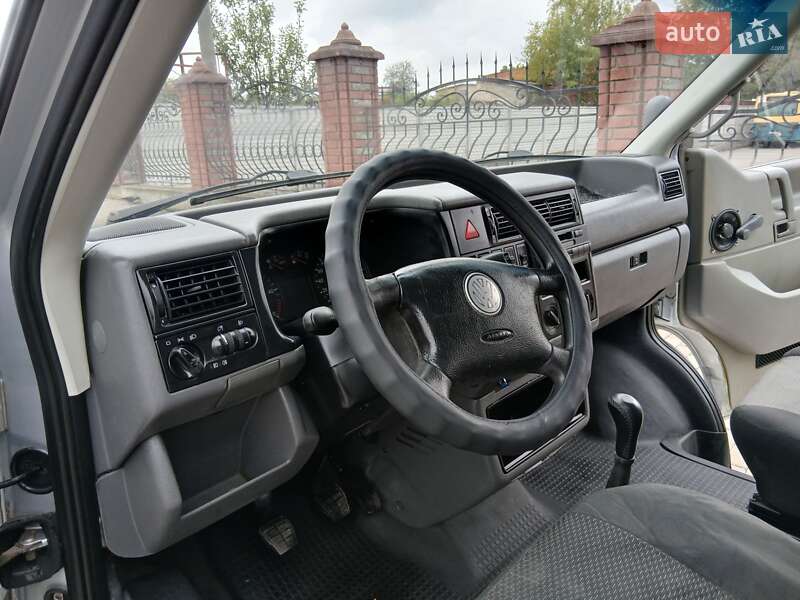 Минивэн Volkswagen Transporter 2003 в Ровно