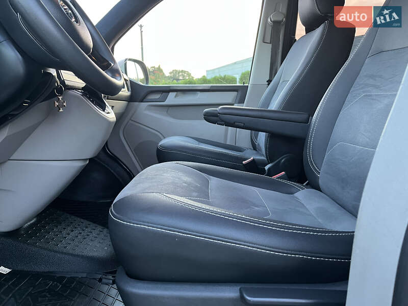 Минивэн Volkswagen Transporter 2016 в Львове