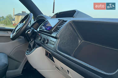 Минивэн Volkswagen Transporter 2016 в 