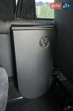 Минивэн Volkswagen Transporter 2016 в 