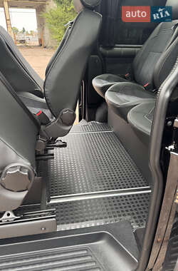 Минивэн Volkswagen Transporter 2019 в 