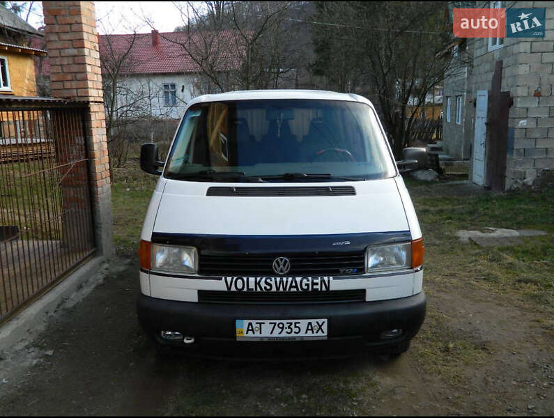 Минивэн Volkswagen Transporter 2000 в Яремче